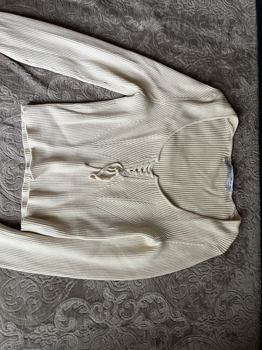 Bershka Pulls & Sweat-shirts: Pull torsadé beige  – Neuf (Voir description) à Genève par soraia.simao 1