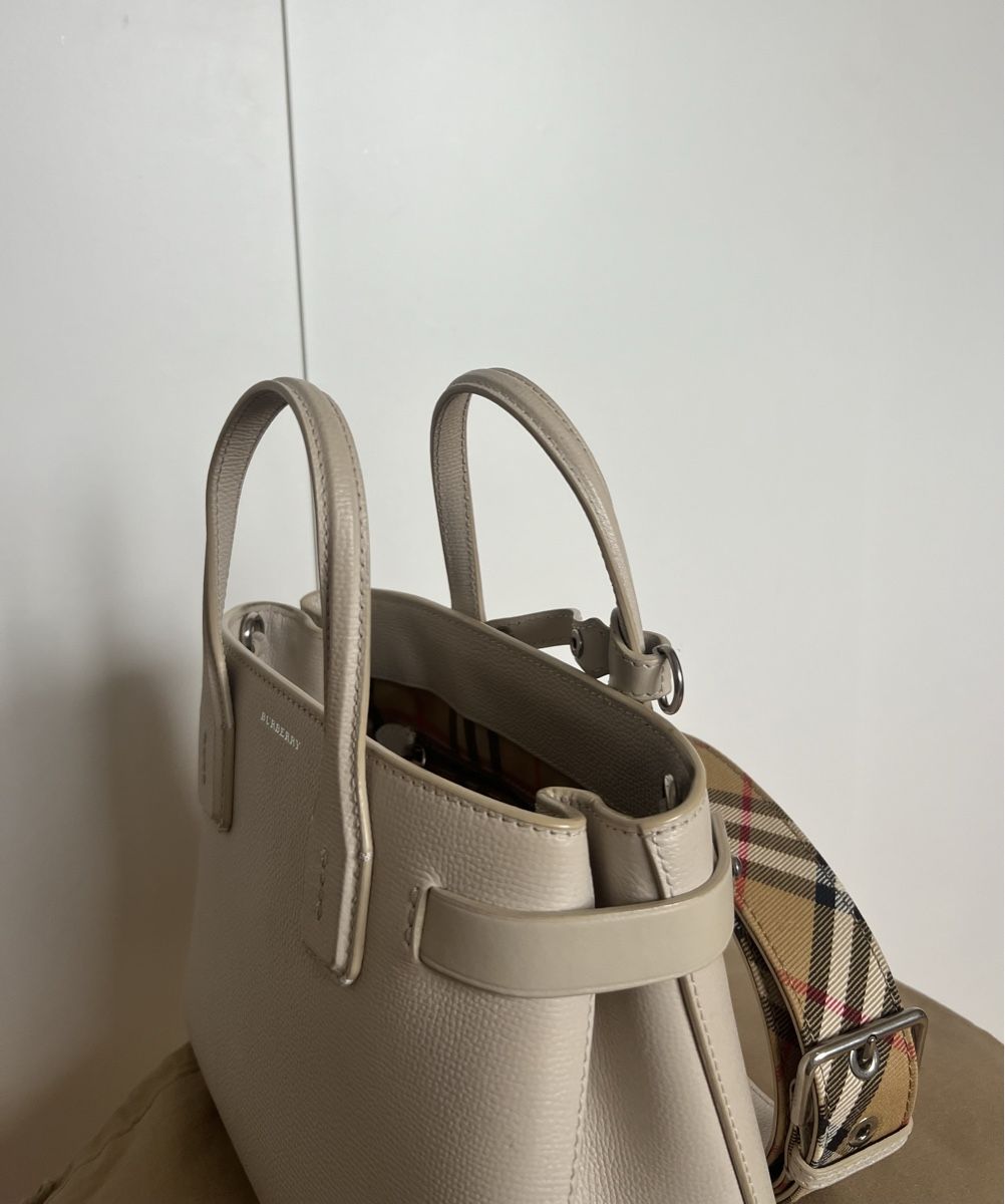 Burberry Borse da donna: BURBERRY Banner tote Beige – Nuovo (secondo la descrizione) da Niederlenz venduto da CXClouds 1