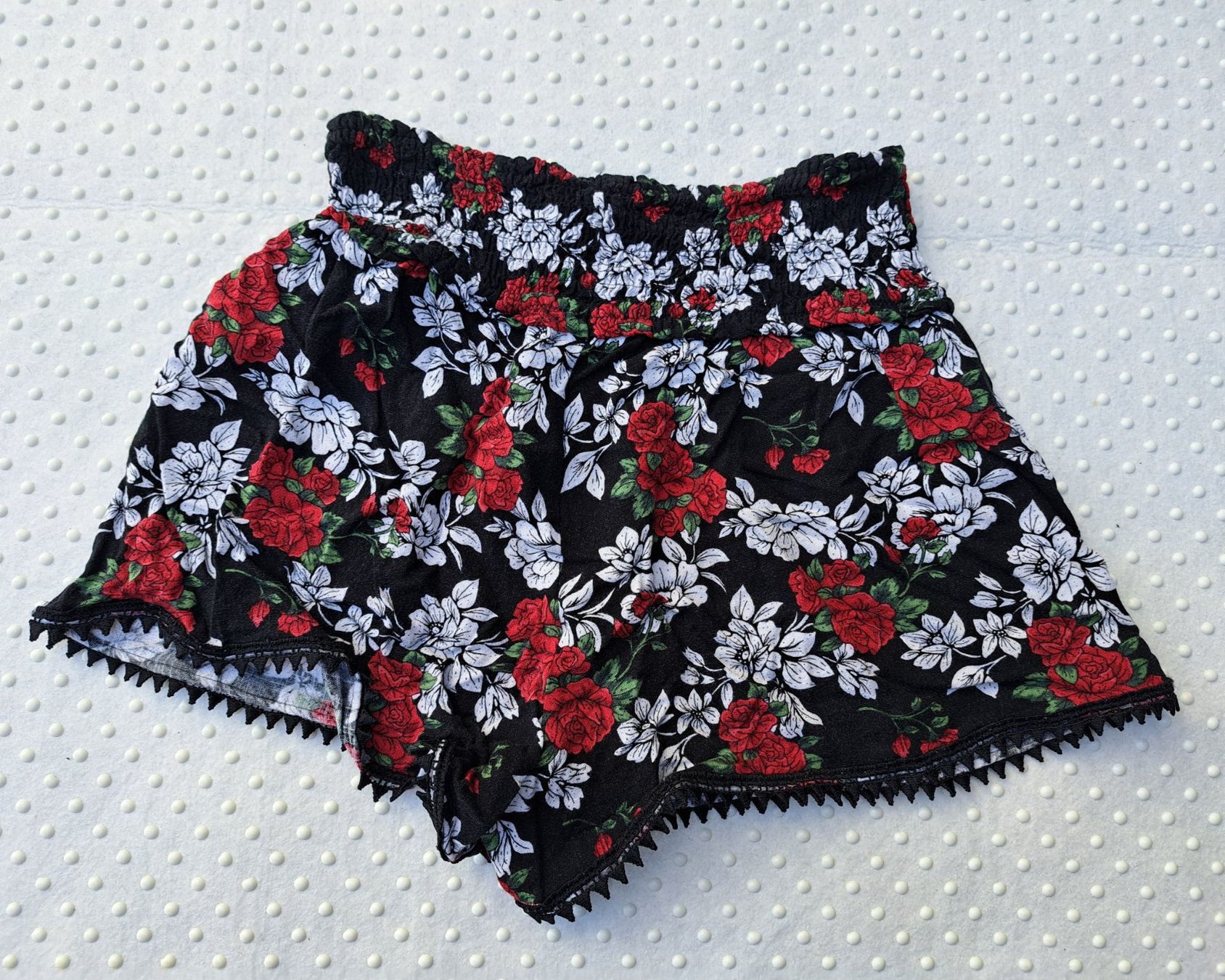 Pantaloni: Sommerliche Shorts mit Blumenmuster, Grösse 152 – Usato da Gysenstein venduto da joshuas81 1