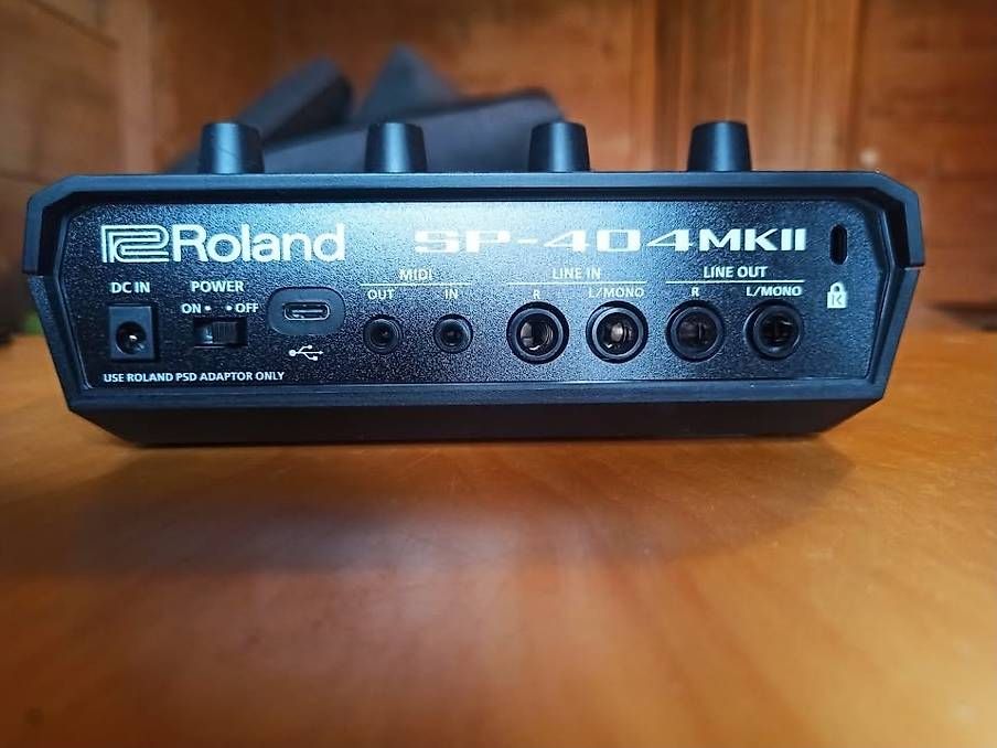 Roland Mischpulte: Roland SP-404MK2  Neuwertig  Mit Originalverpackung – Gebraucht aus Aeschi b. Spiez von nai_f5z9 2