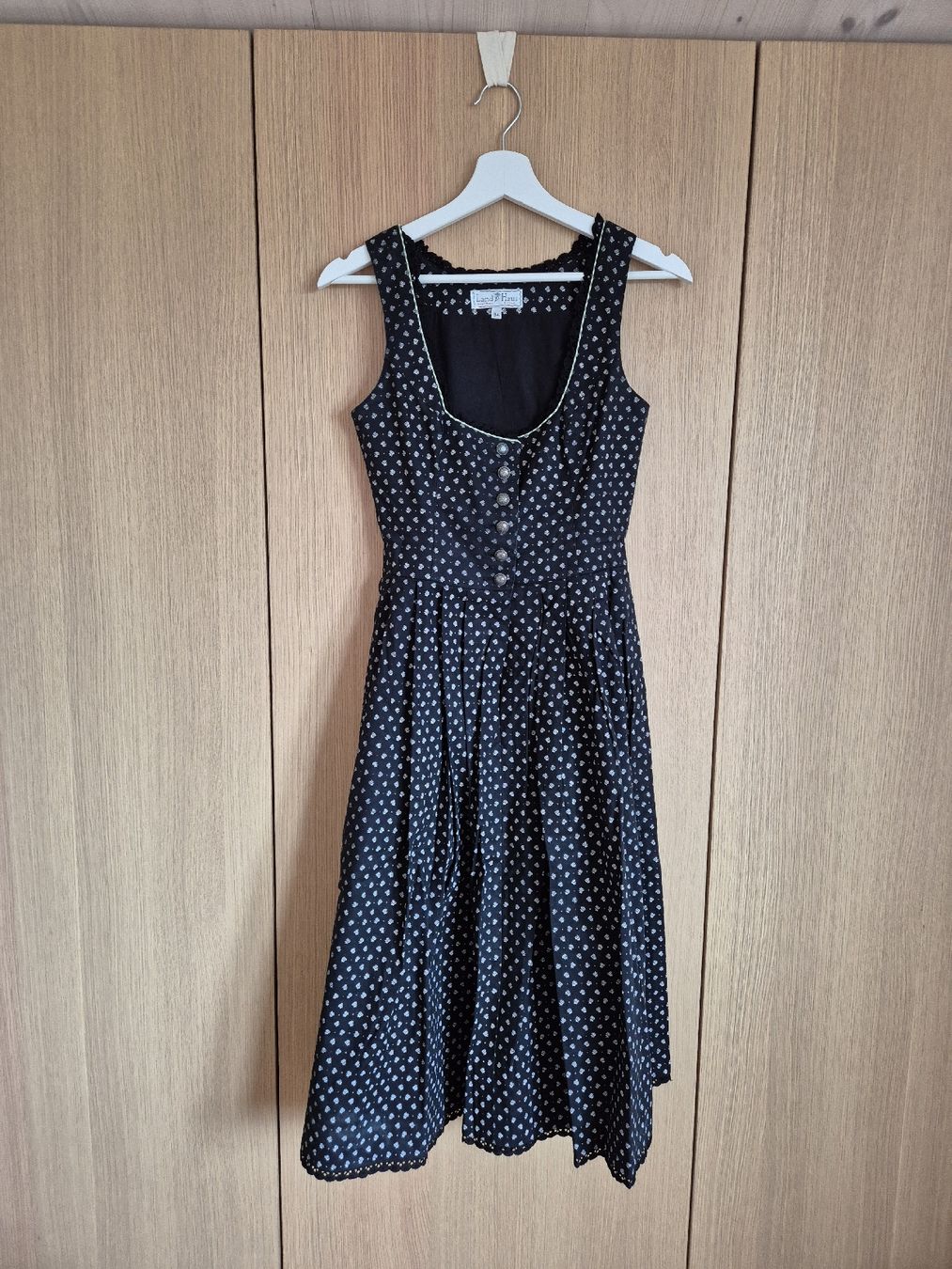 Vestiti: Schwarzes Dirndl mit zwei Schürzen – Usato da Balzers venduto da BeScha88 2