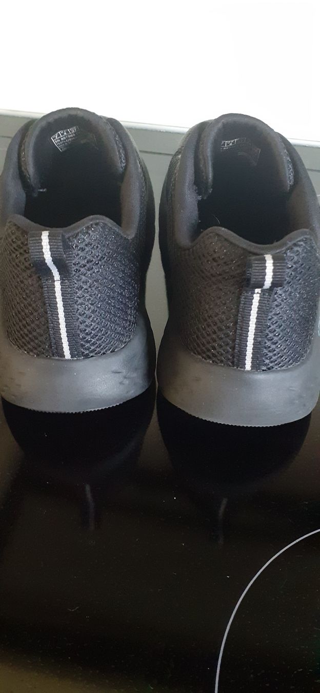 Skechers Scarpe da donna: Sketchers Gr. 37 schwarz – Usato da Winterthur venduto da fabelwin 1