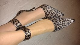 silbergraue Pumps mit Leopard-Muster, Grösse 39