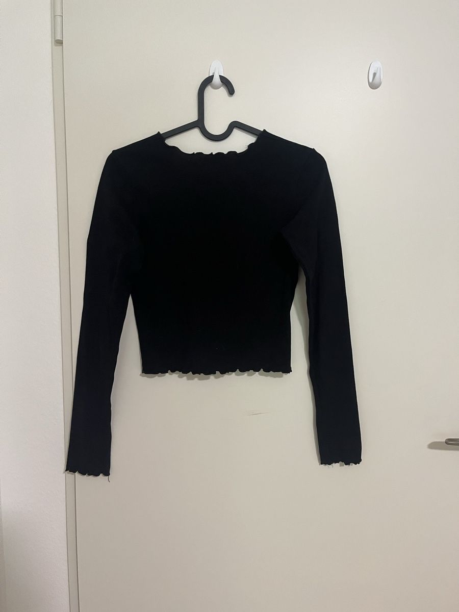 Brandy Melville T-shirt: black brandy melville croped long sleeve – Usato da Füllinsdorf venduto da si.ja.35 2