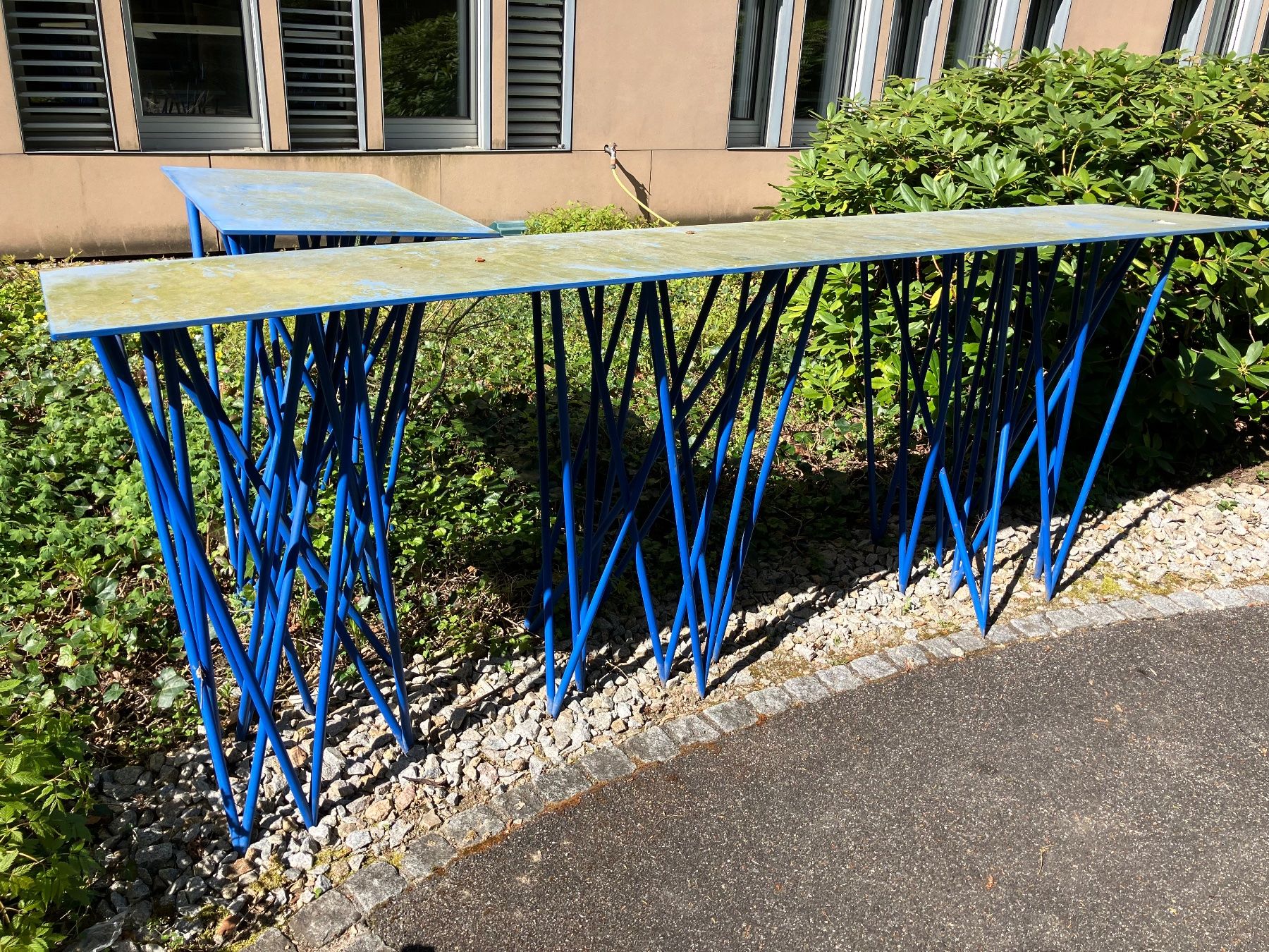 Tavoli: Stehtisch für Aussenbereich – Usato da Basel venduto da Claudanius