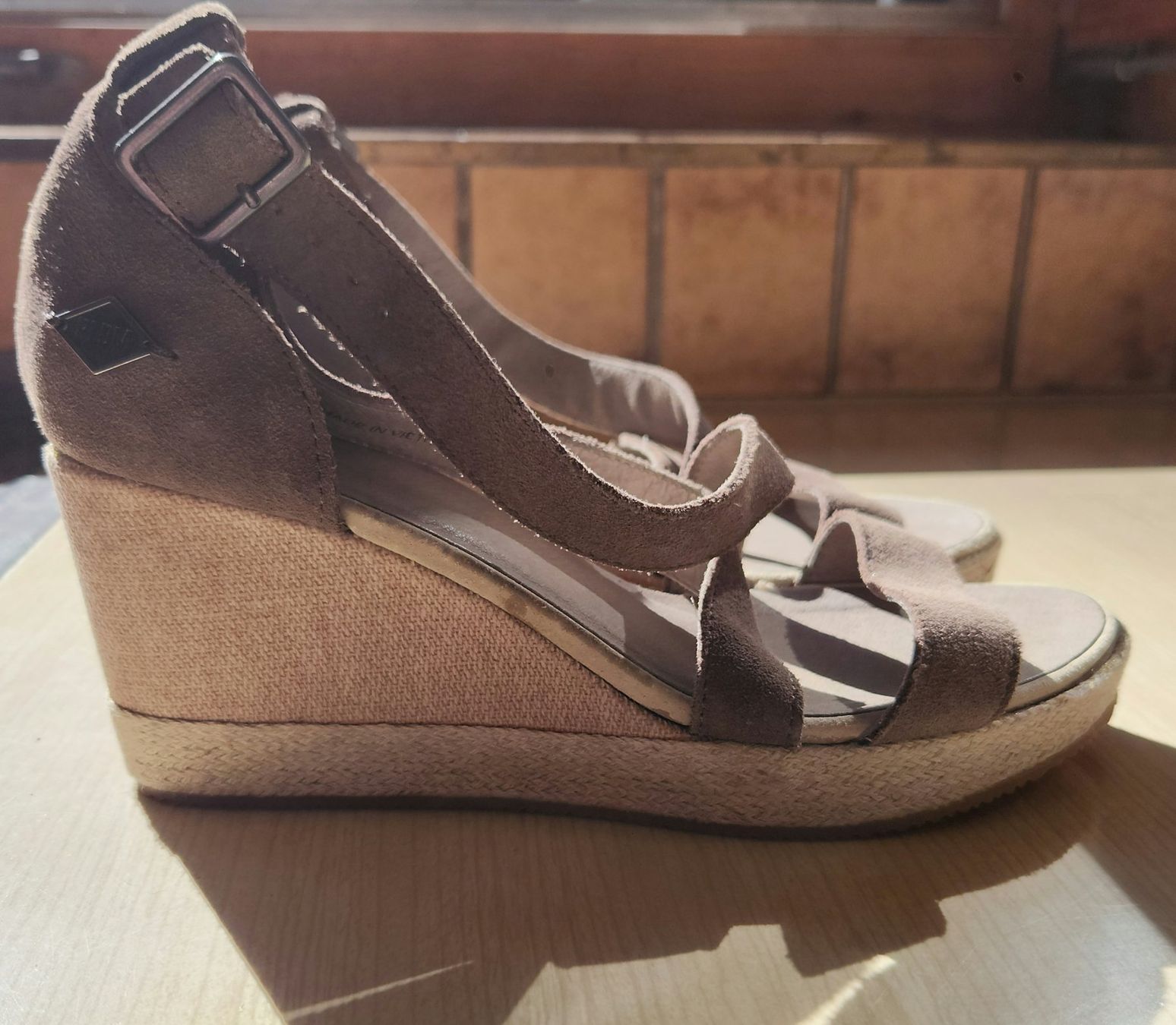 Palladium Scarpe da donna: PALLADIUM Sandales compensées taille 39 – Usato da Neuchâtel venduto da Virg30 4