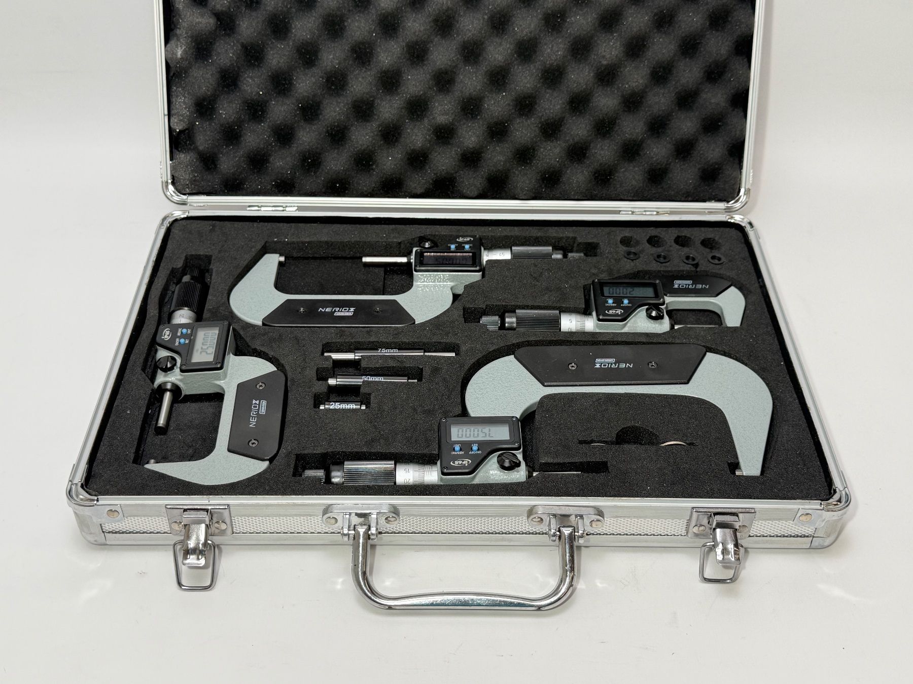 Messen: Bügelmessschrauben Set Neriox 0-100mm digital Mikrometer – Gebraucht aus Boswil von ABLagerBoswil 2