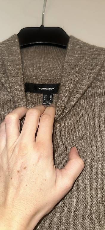 Vestiti: Robe pull  – Usato da Grand-Lancy venduto da ssa_k59z 1