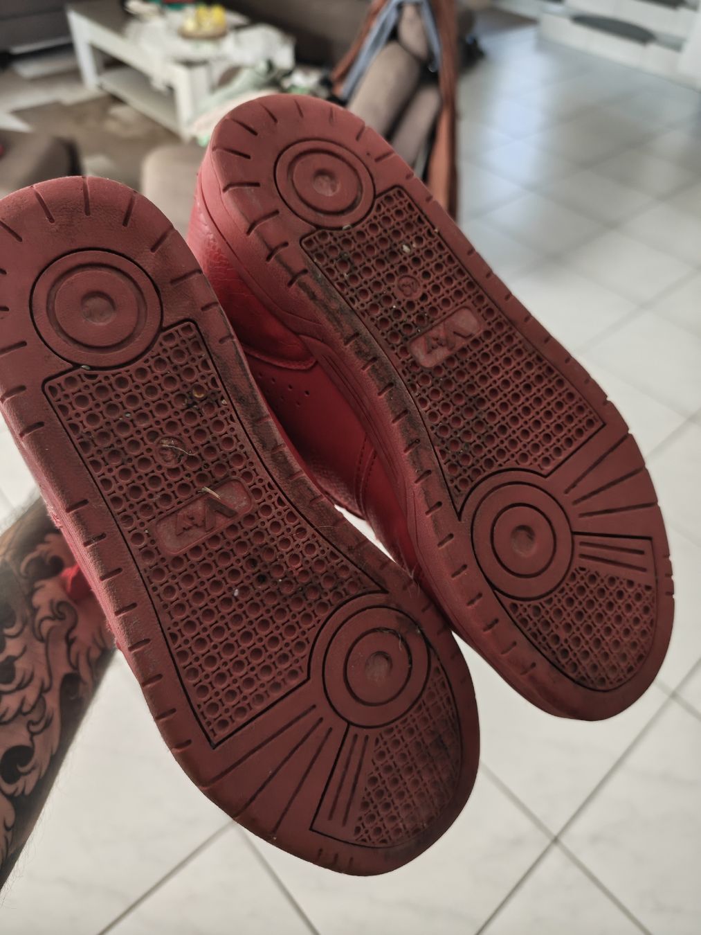 Herrenschuhe: Rote Sneaker mit Klettverschluss, Grösse 43 – Gebraucht aus Boniswil von Alessio42 3