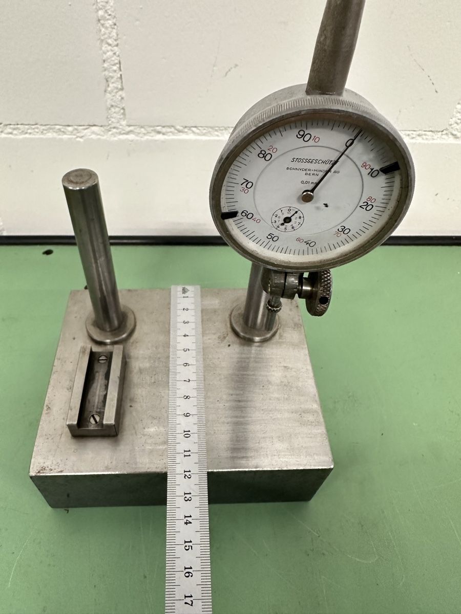 Misurare: Messuhr mit Stativ, Dial gauge 0.01 mm – Usato da Aarberg venduto da SNMachines 3