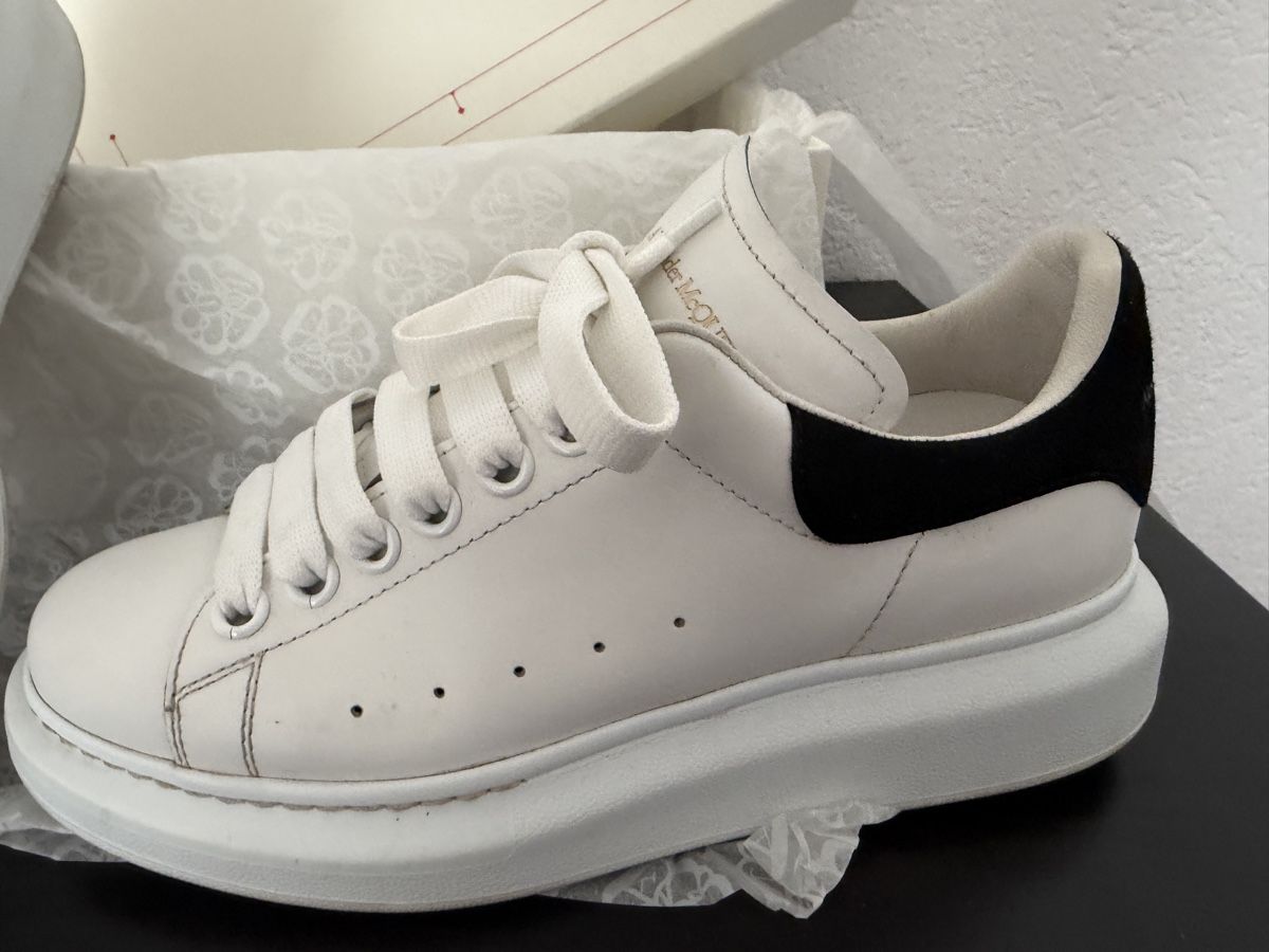 Alexander Mcqueen Damenschuhe: Alexander McQueen White Leather Sneakers - Size EU 38 – Gebraucht aus Oberengstringen von Titina90 2