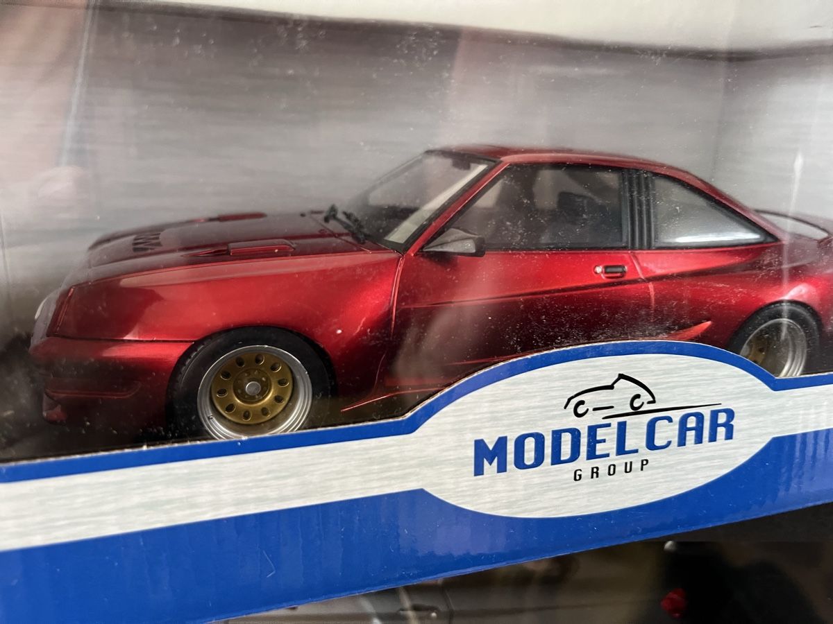 Opel Voitures modèles: Opel Manta Mattig.  1:18 – Neuf avec emballage d'origine à Rümlang par Papamoll4 4