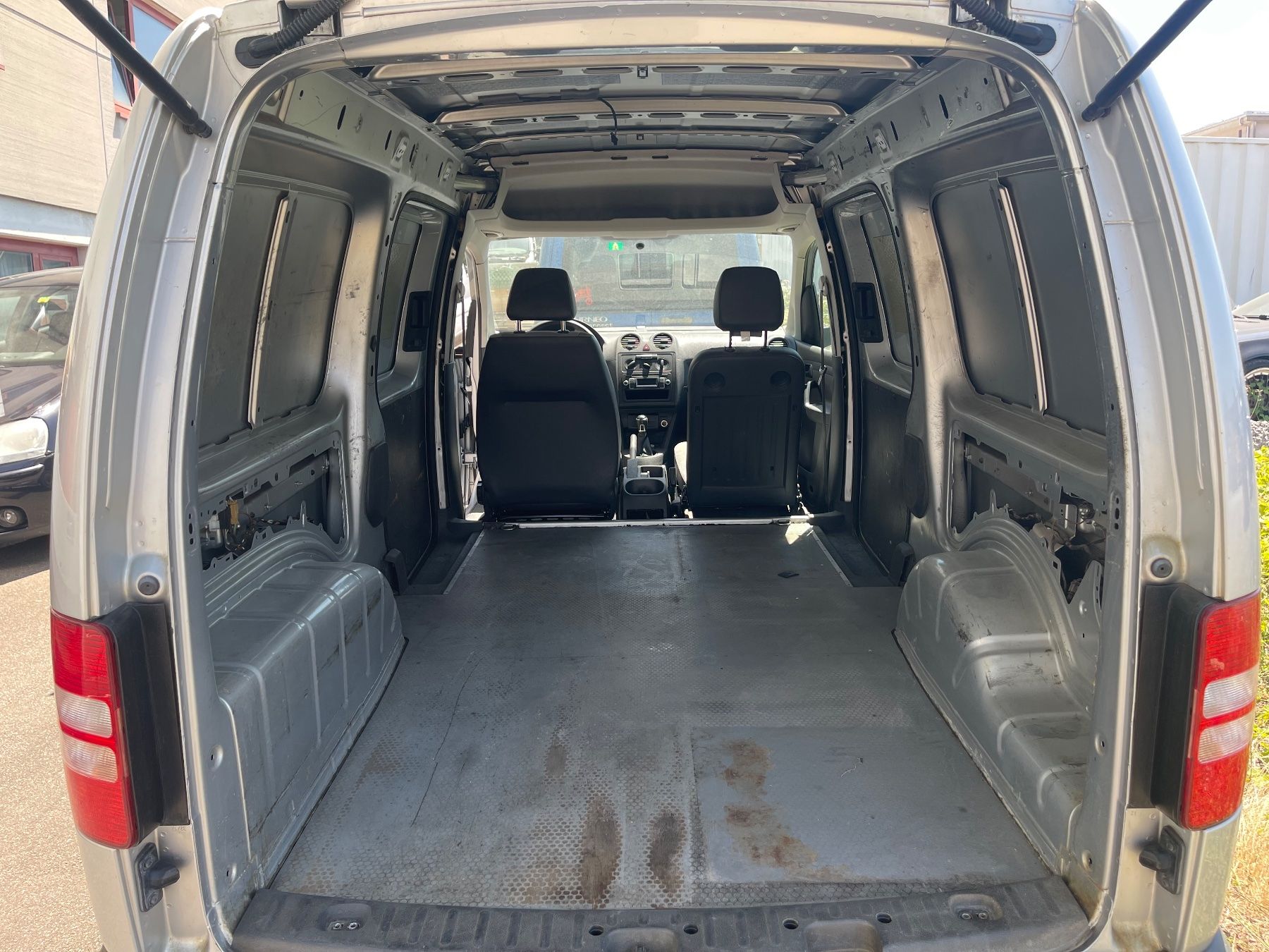 VW Nutzfahrzeuge: VW Caddy Maxi 4Motion – Gebraucht aus Winterthur von CamperBau 8