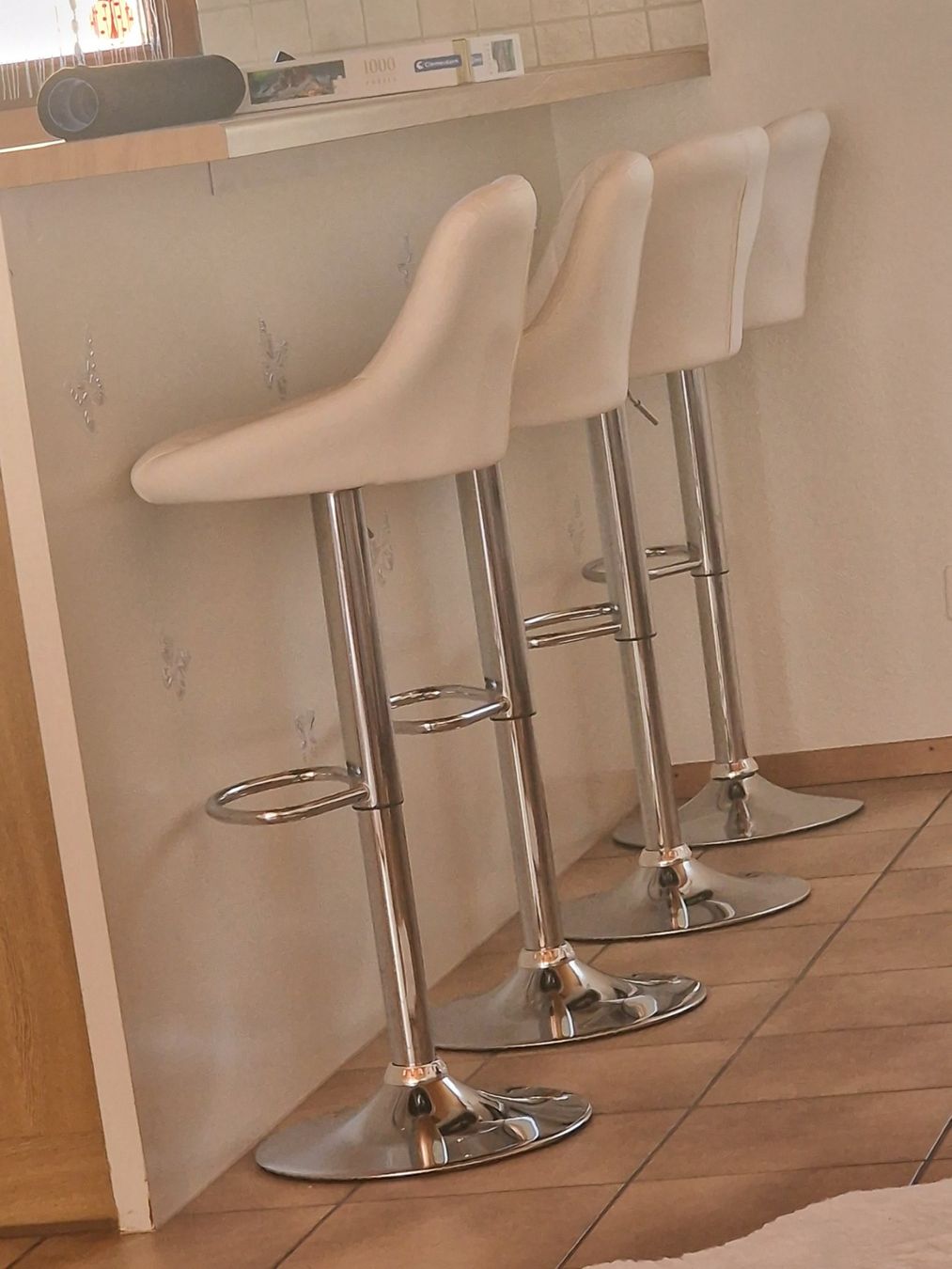 Gonser Hocker: Barhocker weiss Neu – Neu (gemäss Beschreibung) aus Uerkheim von Lissy176