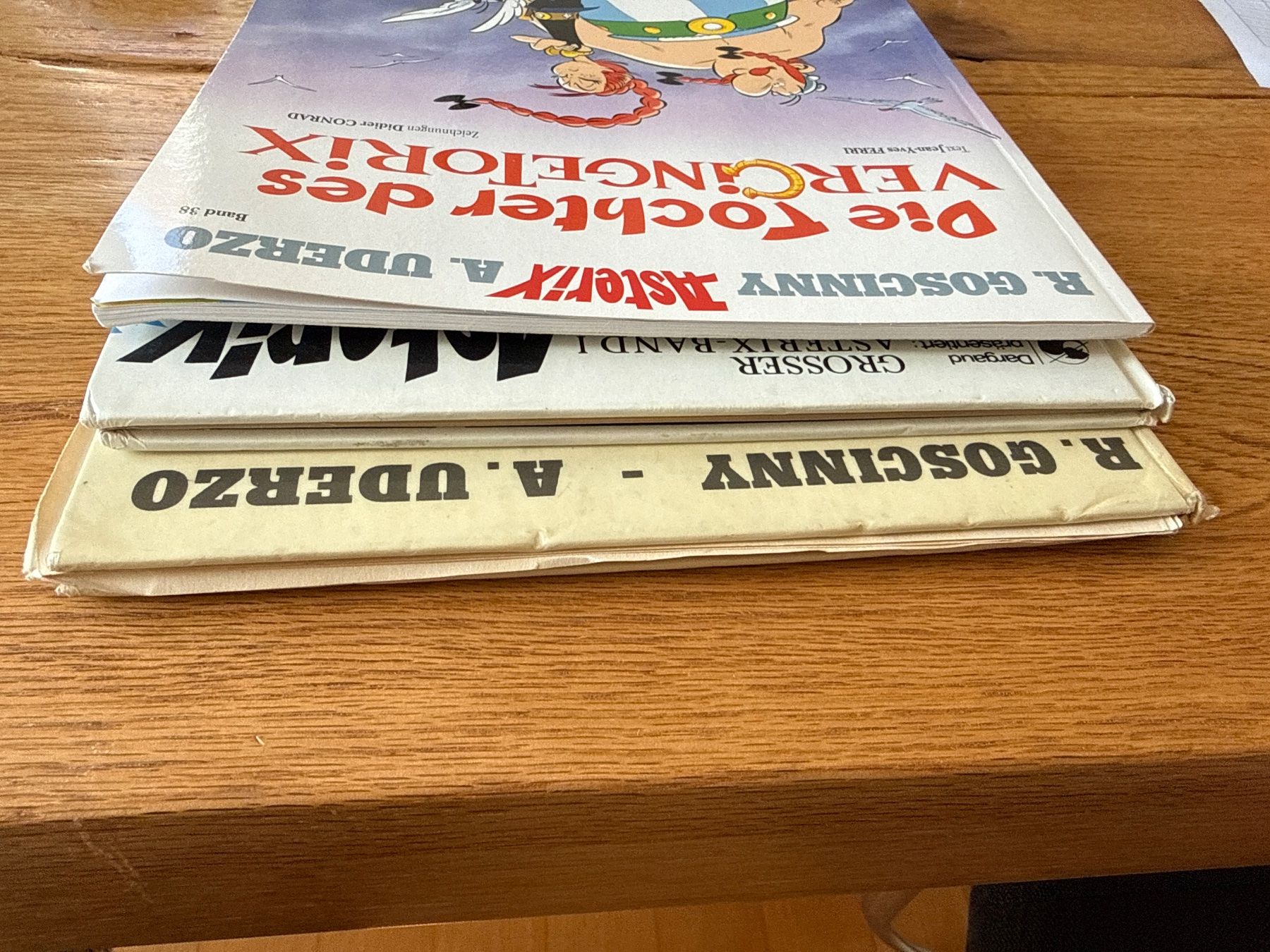 Comics: 3 alte Asterix Bücher - Comic – Gebraucht aus Basel von jetzt-wird-gemistet 2