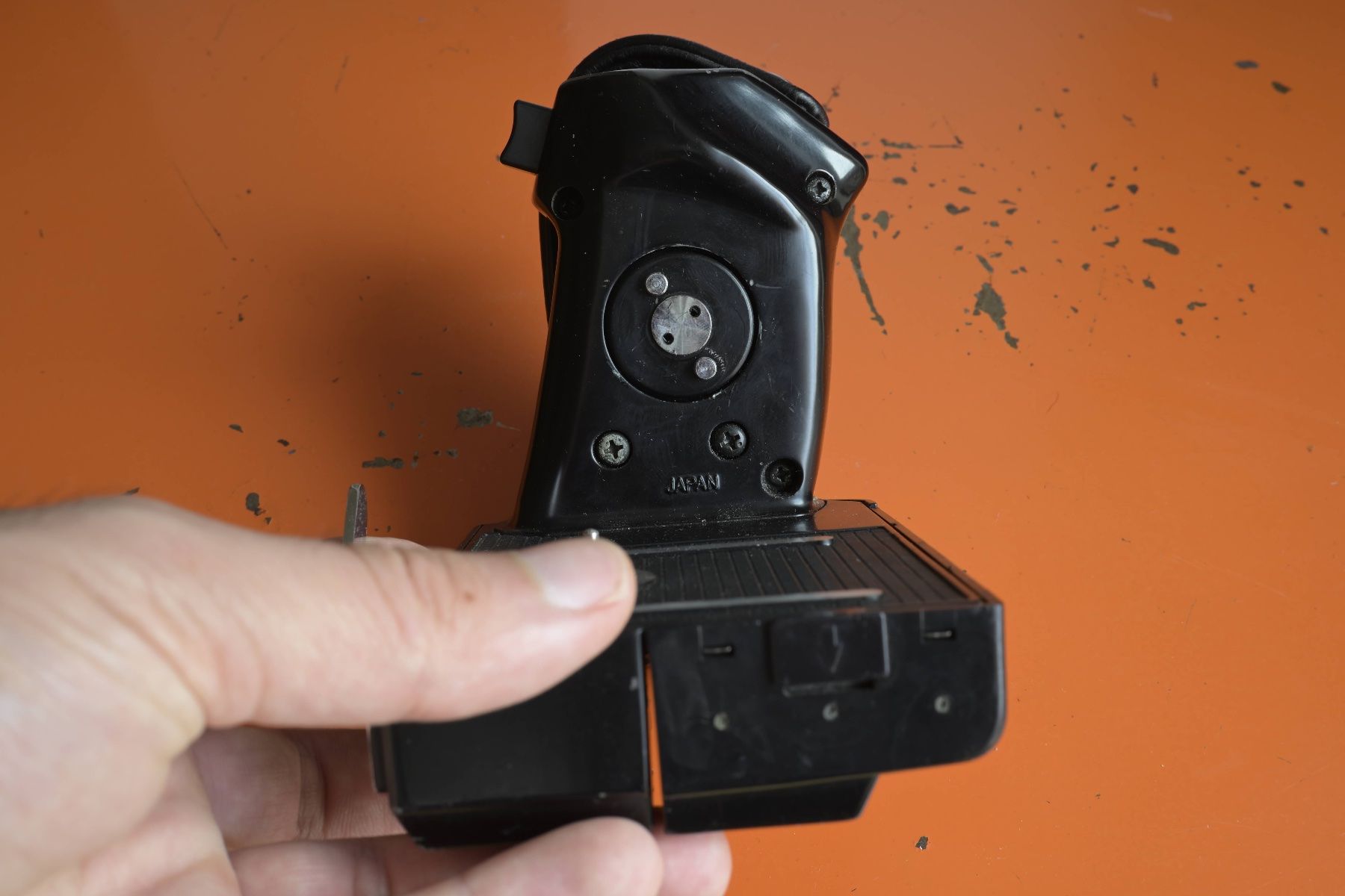 Mamiya Appareil photo: Mamiya 645 Power Winder – Défectueux à Neuchâtel par shutter_glitch 1