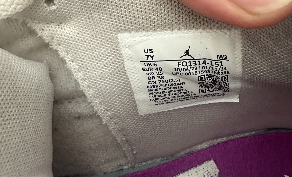 Jordan Damenschuhe: Jordan 4 Retro "Hyper Violet" Grösse 40 – Gebraucht aus Busswil TG von pipolina 4
