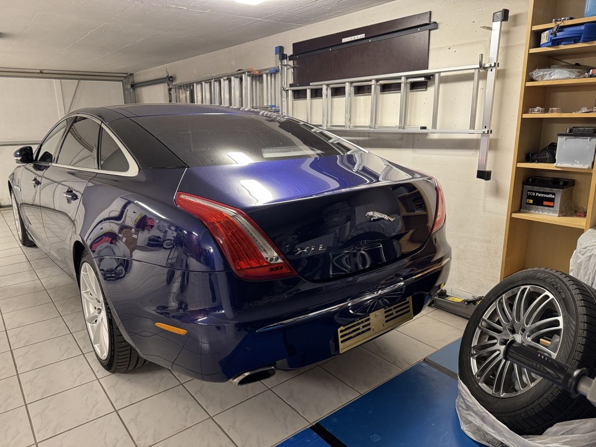 Jaguar Autos: Jaguar XJL Blau Metallic 3.0D PremiumLuxury – Gebraucht aus Affeltrangen von Atraente 1