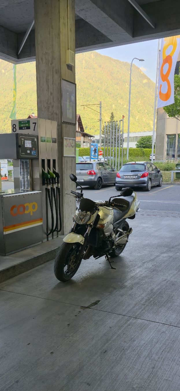 Suzuki Strada: Suzuki GSR 600 2010 – Usato da Chur venduto da zul_9psr