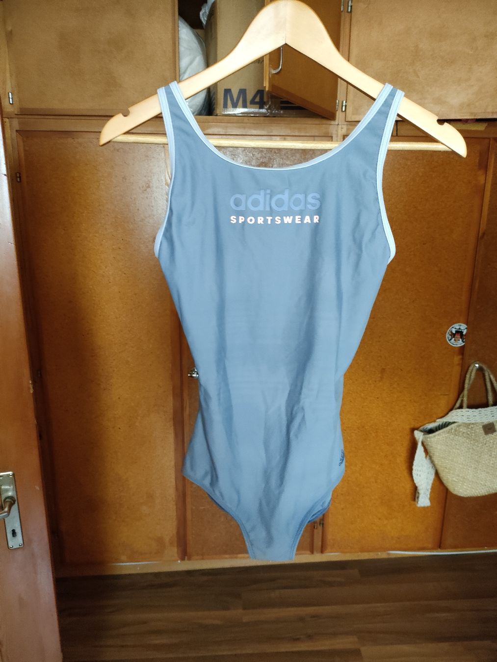 Adidas Costumi da bagno & Bikini: Adidas Badeanzug Mädchen  – Usato da Leuggelbach venduto da Schreiner21