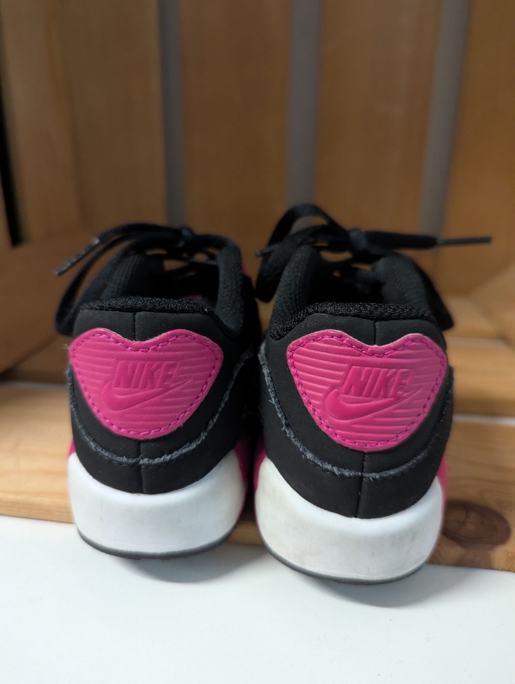 Nike Chaussures filles: Nike Air max Grösse 26 – D'occasion à Wallisellen par Taurusit 3