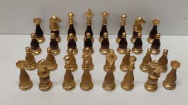 Elegante Vintage Schachfiguren, Holz/Metall (L28)