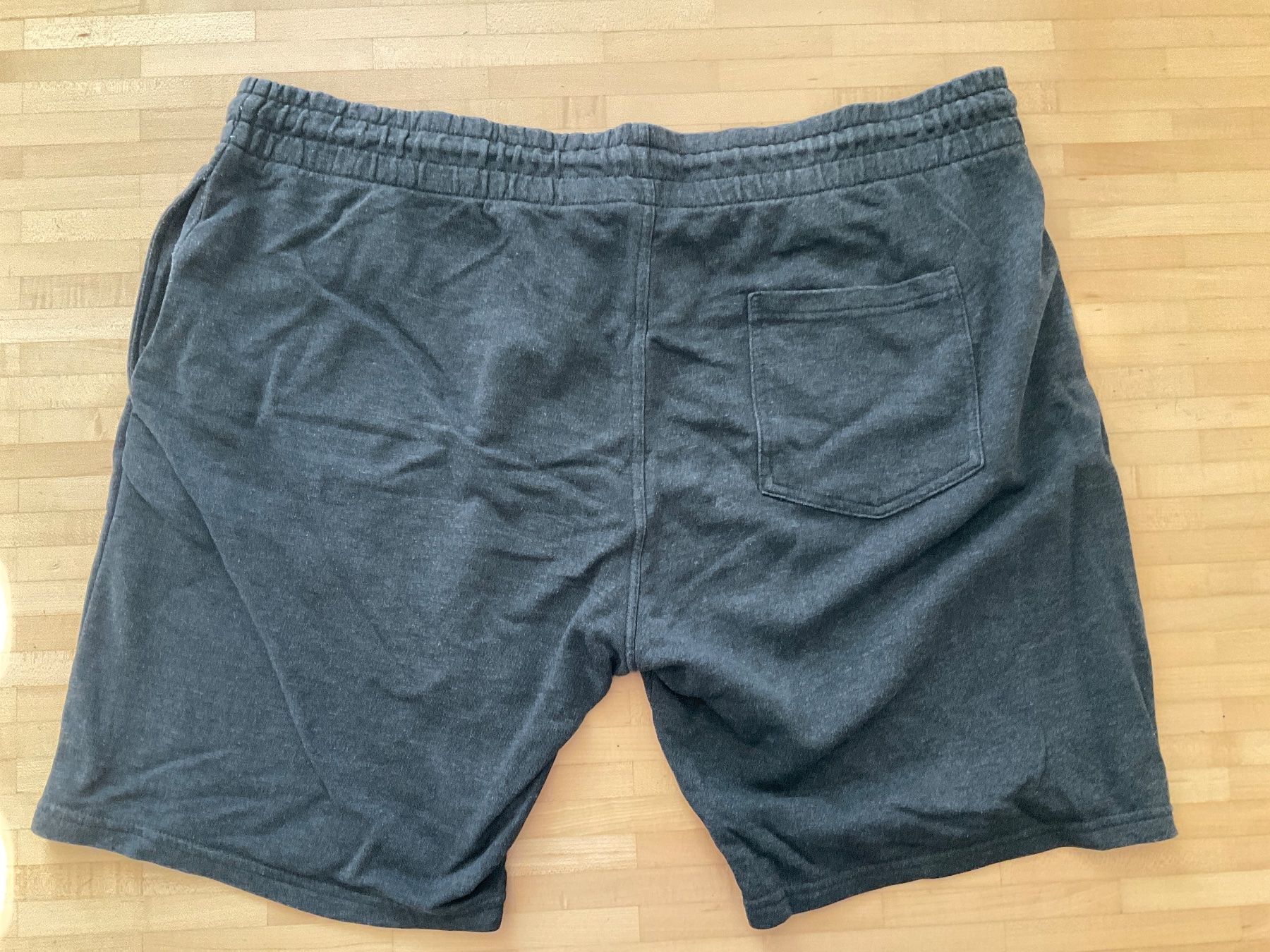 C&A Pantalons: Graue Shorts Grösse XXL – D'occasion à Winterthur par aionila 3