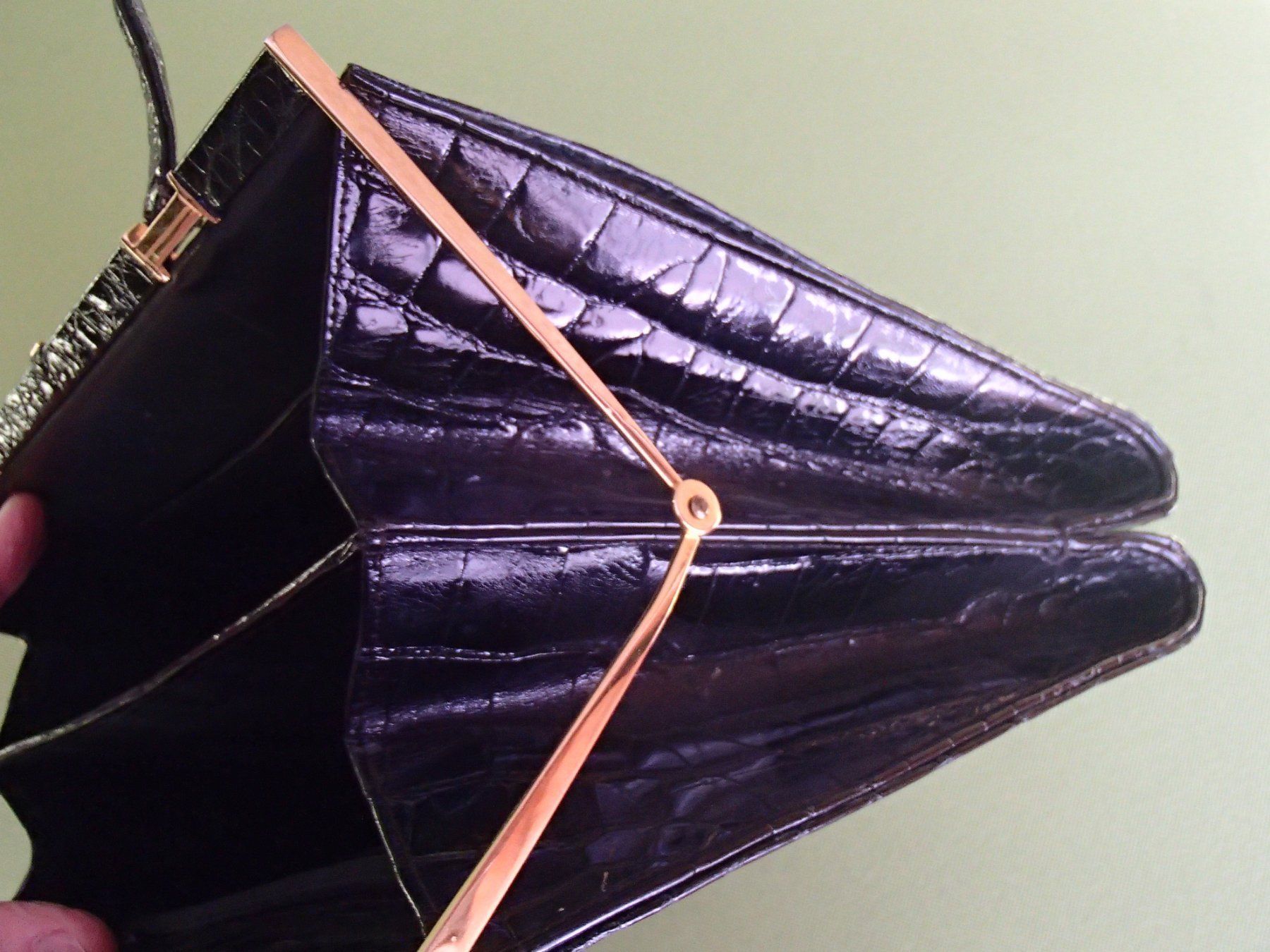 Borse da donna: schwarze Vintage Krokotasche 2 Fächer – Usato da Schöfflisdorf venduto da pullux 9