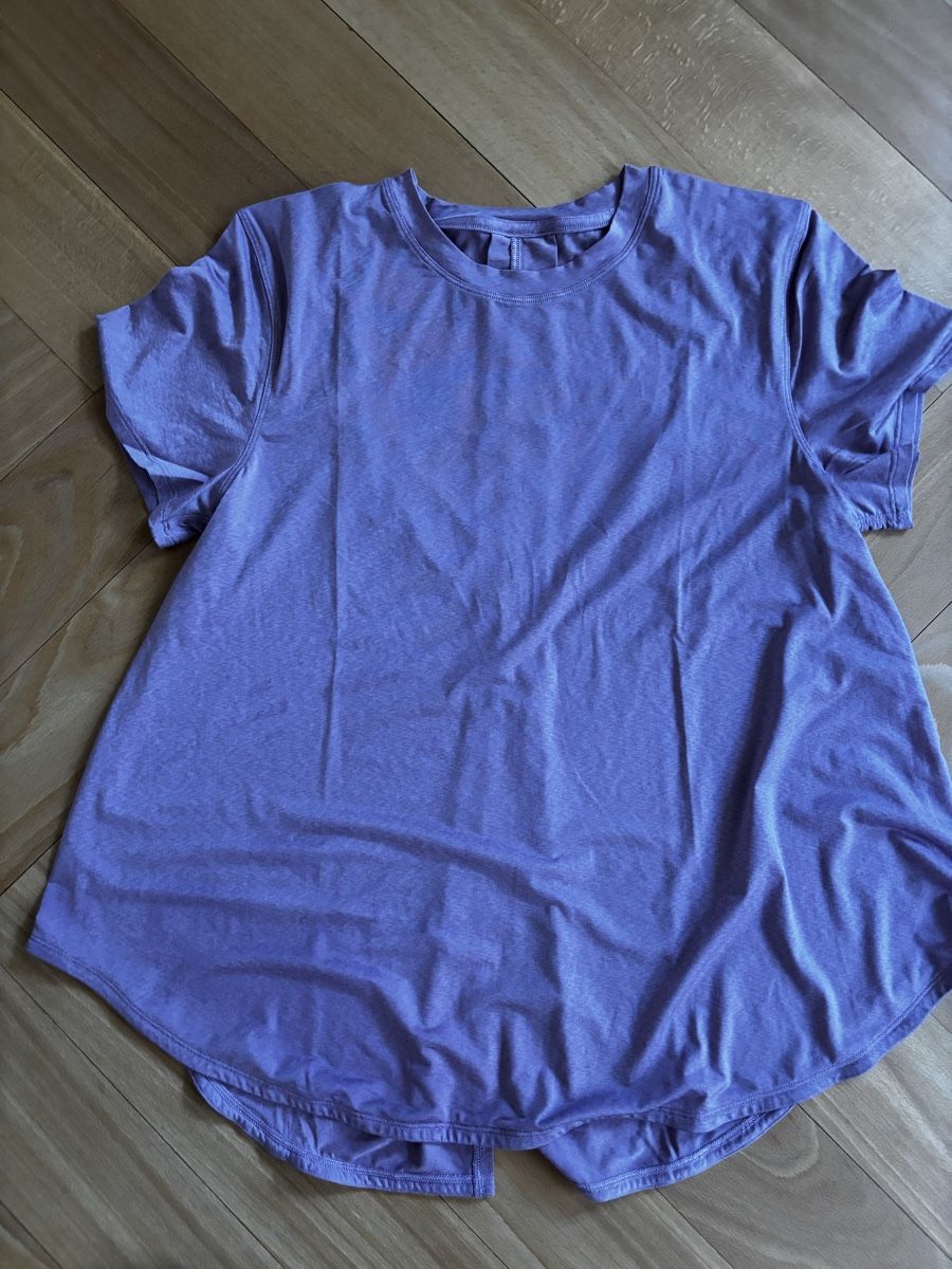 Lululemon Tops: Trainingstop von Lululemon (Grösse M) – Gebraucht aus Zürich von LuluK88