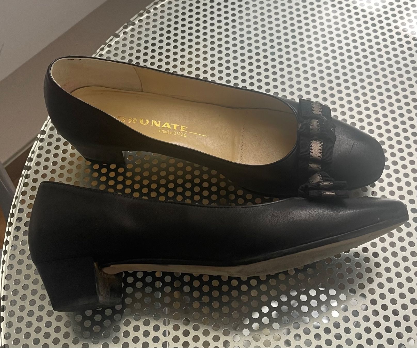 Brunate Damenschuhe: Leder Schuhe schwarz Gr. 38 von Brunate – Gebraucht aus Wetzikon ZH von Schrungus