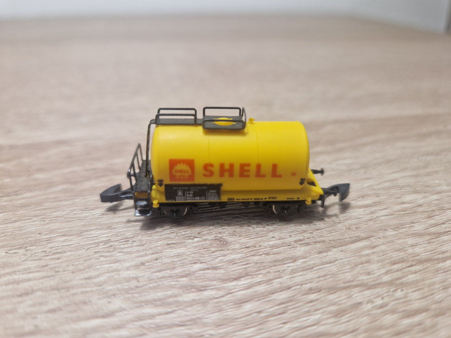 Märklin Modelleisenbahnen: Märklin Z Kesselwagen Shell – Gebraucht aus St-Aubin-Sauges von tantome