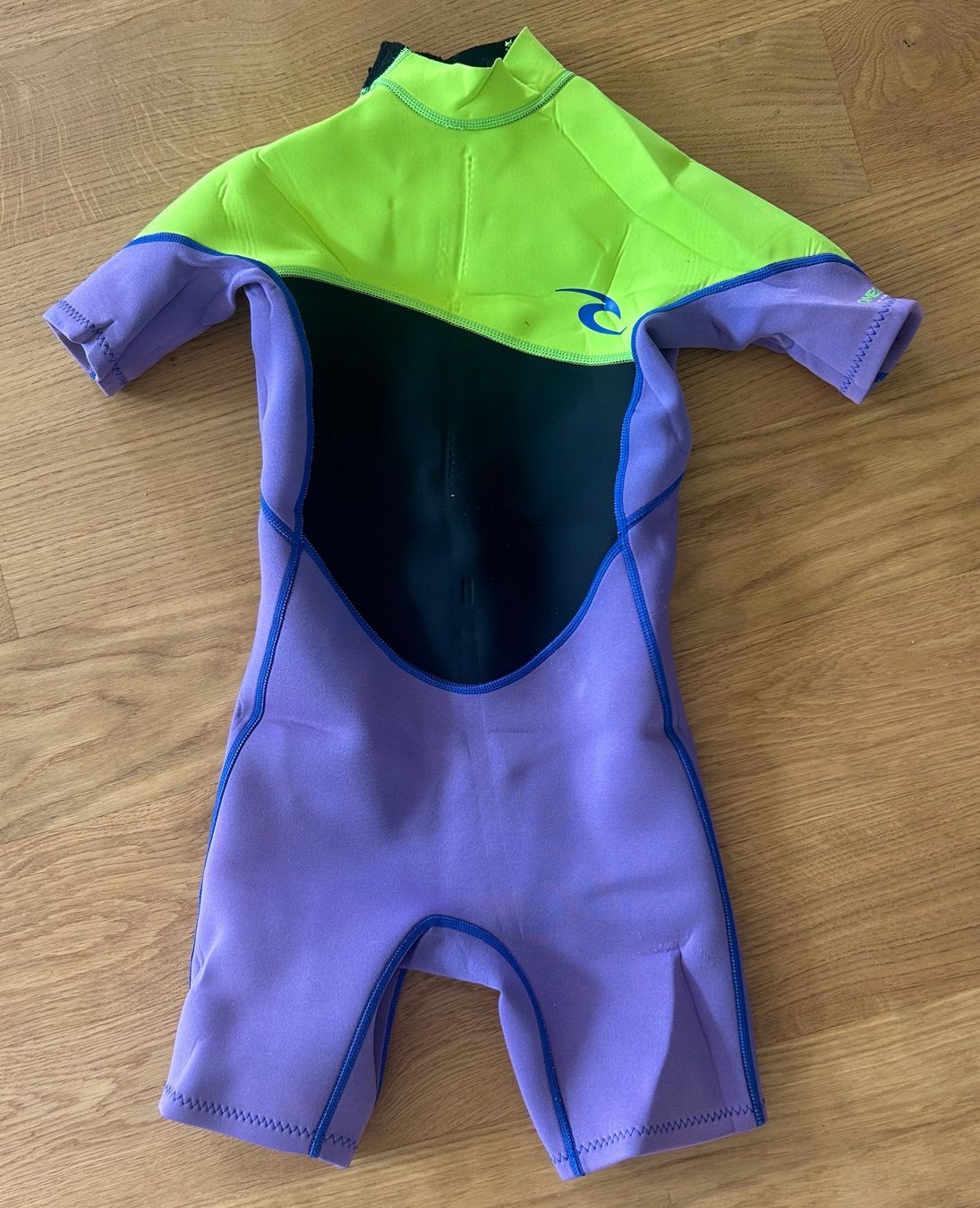 Completi: Rip Curl Junior Omega Shorty 1.5 mm, Grösse 12 – Usato da Bönigen venduto da Sparc