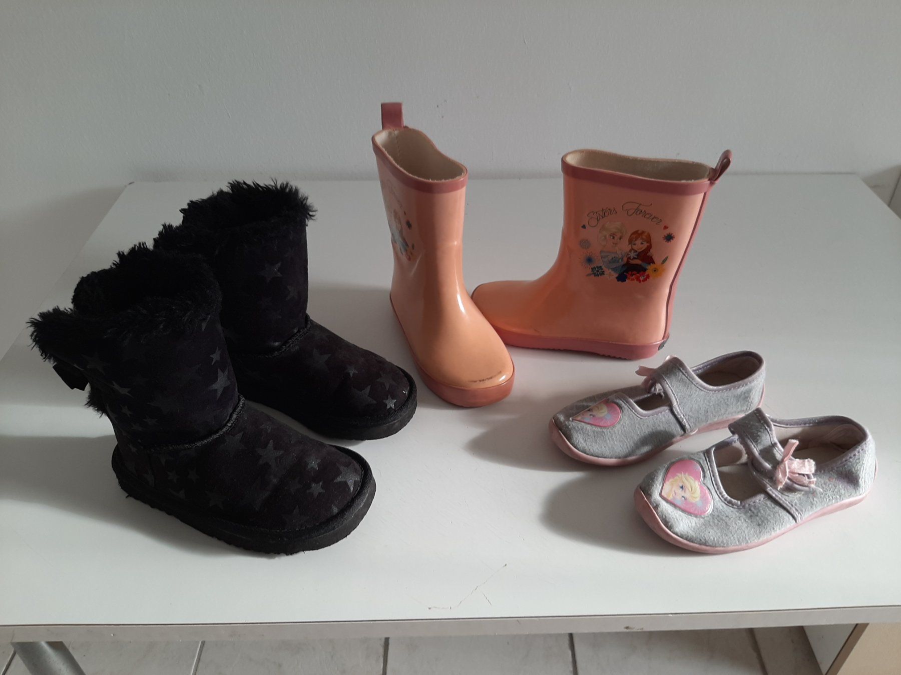 Scarpe per ragazze: Schuhpaket Grösse 28 – Usato da Brissago venduto da lucabell