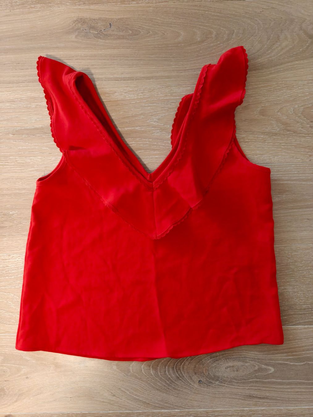 Sezane Top: Sezane Top Rot Rueschen, Gr. 38, neu – Nuovo (secondo la descrizione) da Hedingen venduto da muse10