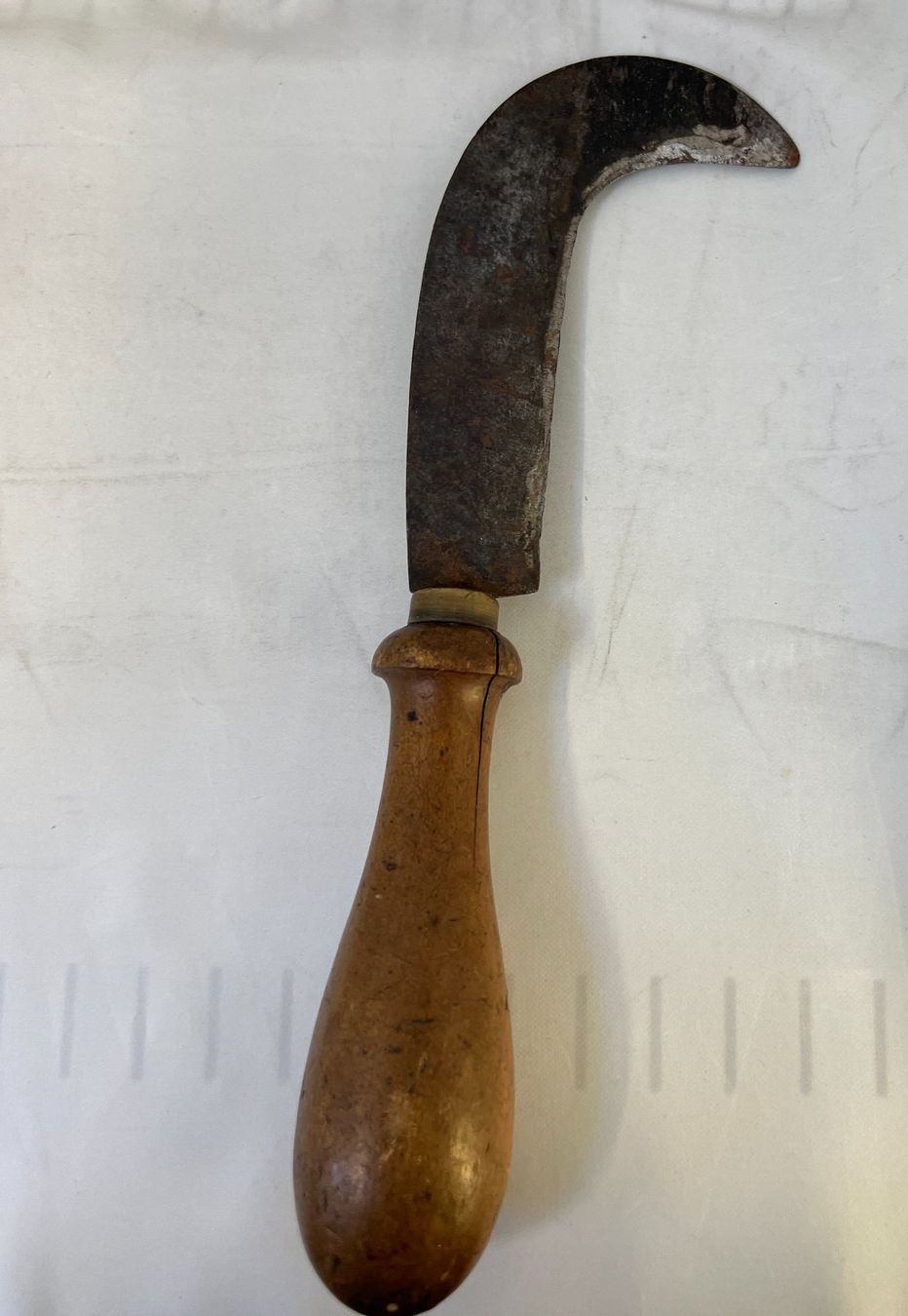 Tutti gli attrezzi: Sichel alt mit Holzgriff – Usato da Zürich venduto da Drahtzug 1
