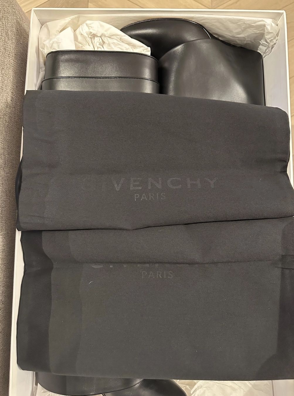 Givenchy Scarpe da donna: Givenchy shark boots (37.5) – Usato da Rüschlikon venduto da Tey_sl 2