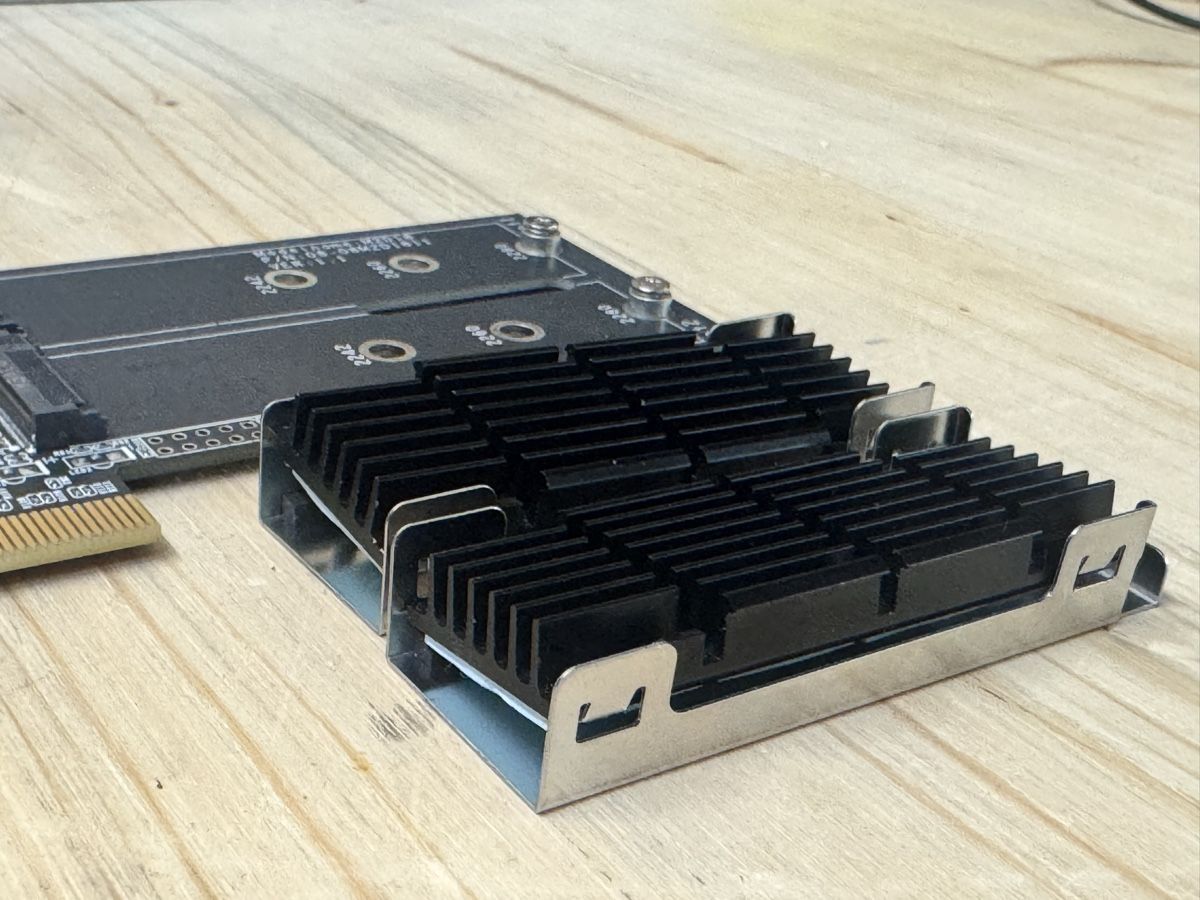 Schede di memoria: Synology M2D20 M.2 SSD Adapter Karte ssd cache – Usato da Stachen venduto da ITHardware 2