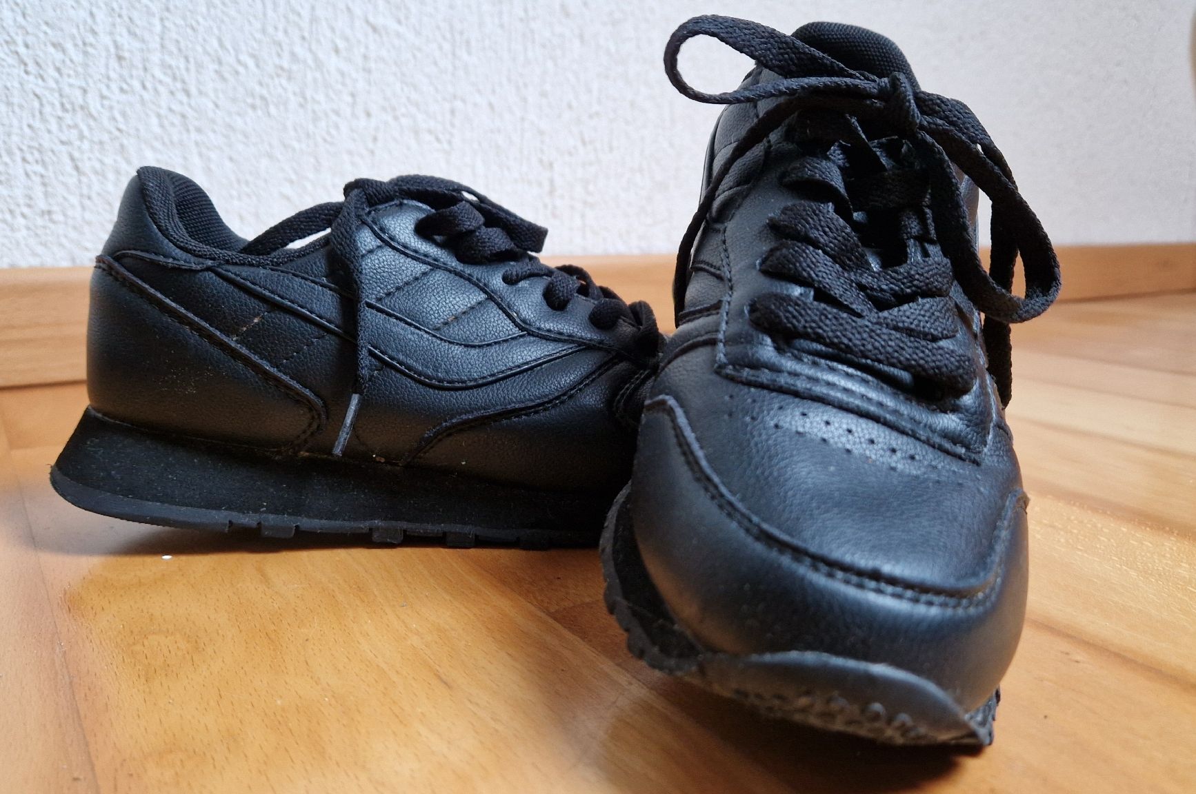 Scarpe da uomo: Turnschuhe Freizeitschuhe schwarz/36 – Usato da Rickenbach LU venduto da esmarti 1