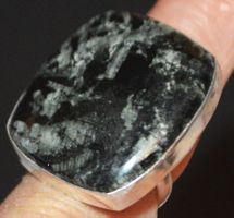 Ring L-7051 – Grüner Turmalin – Grössenverstellbar