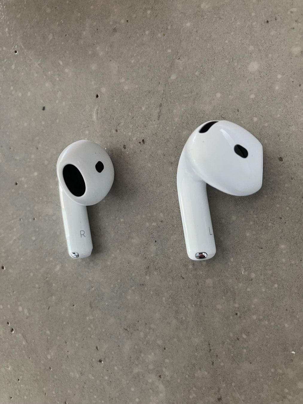Apple Casques audio: APPLE Air Pods 4 – D'occasion à Lausanne par mr.v 7