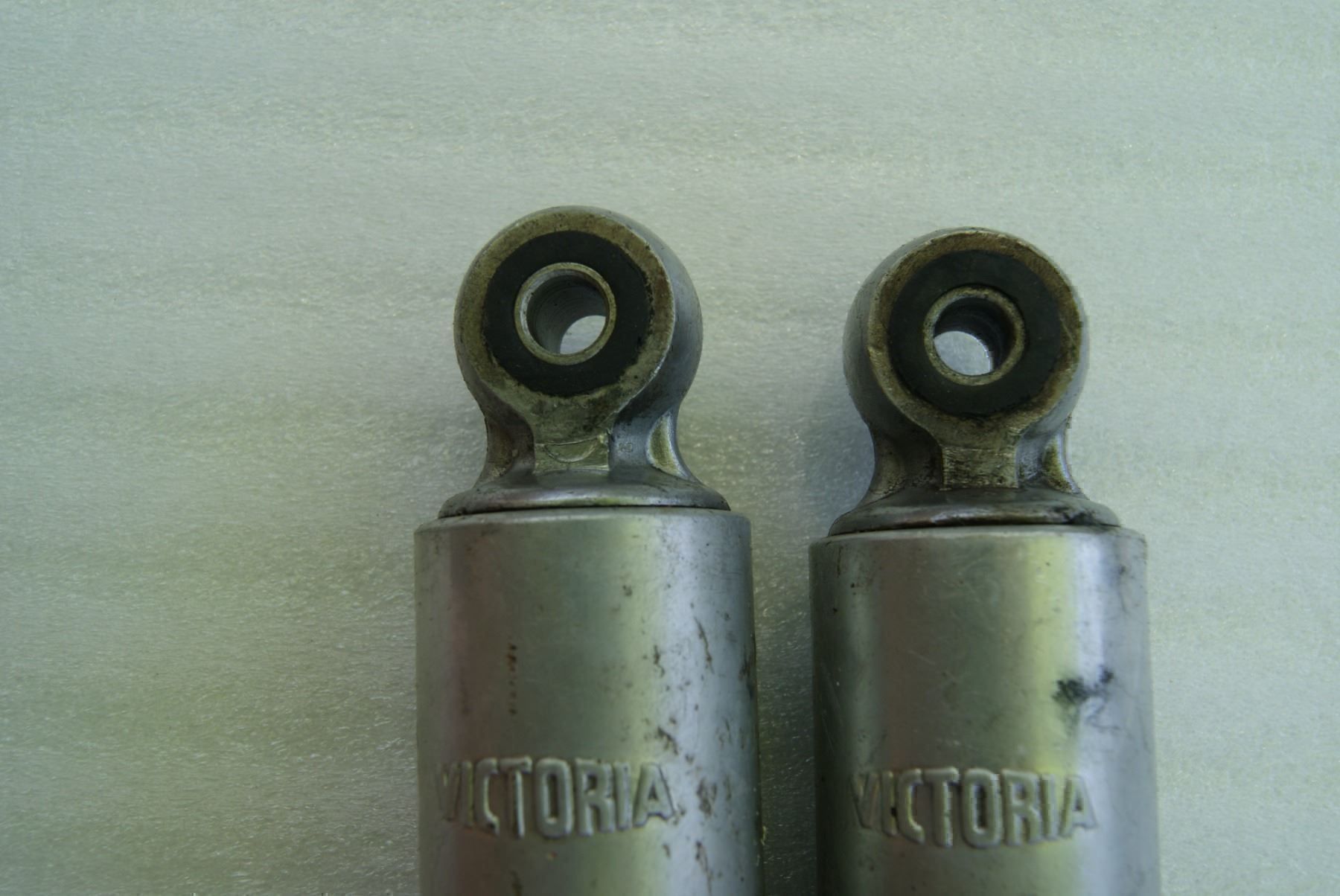 Victoria Mofa-Ersatzteile: Victoria Stossdämpfer 21,5 cm – Gebraucht aus huttwil von Pakora 2