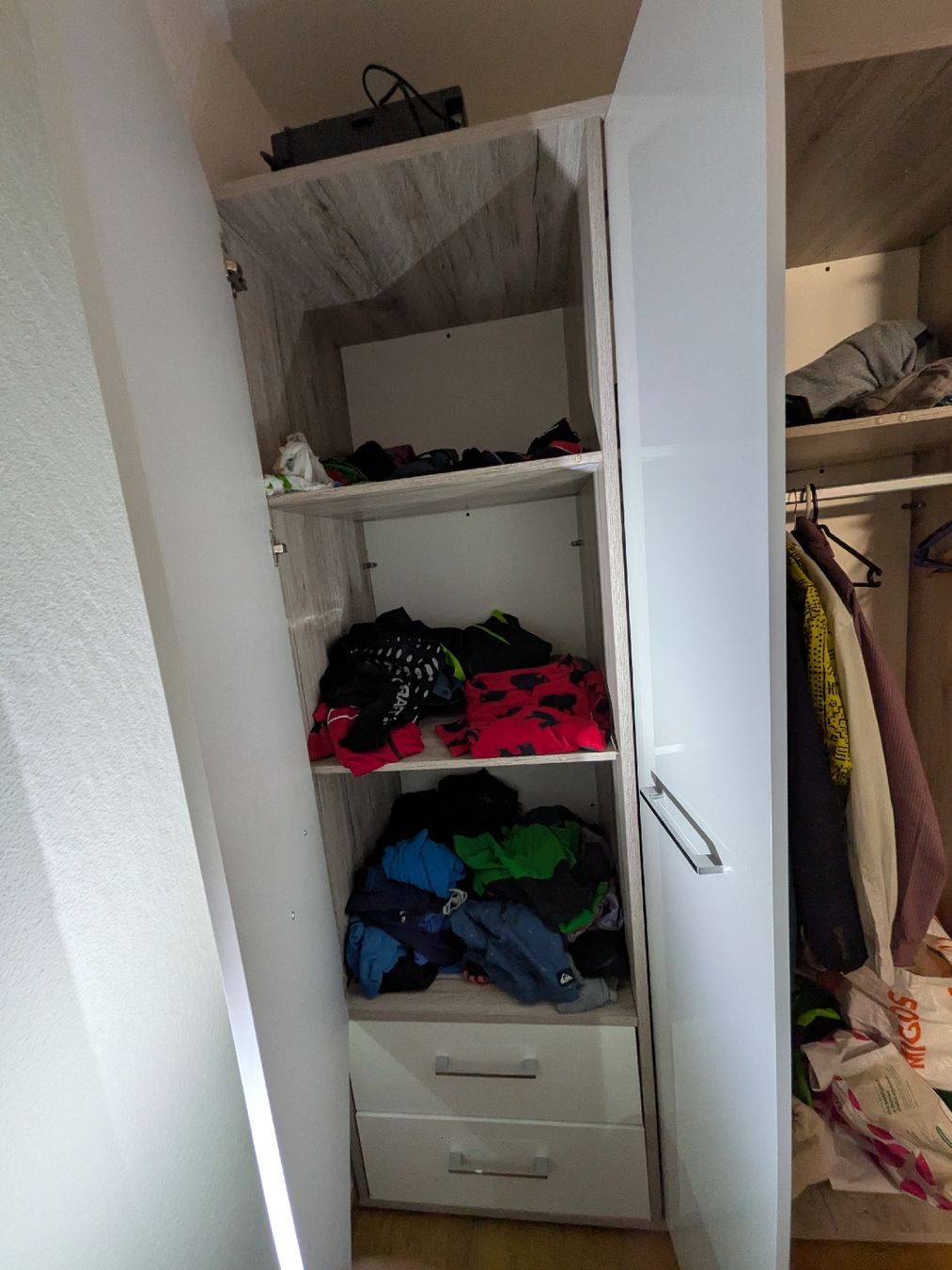 Armadi: Kleiderschrank  – Usato da Zürich venduto da gia_x9cl