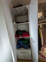 Kleiderschrank 