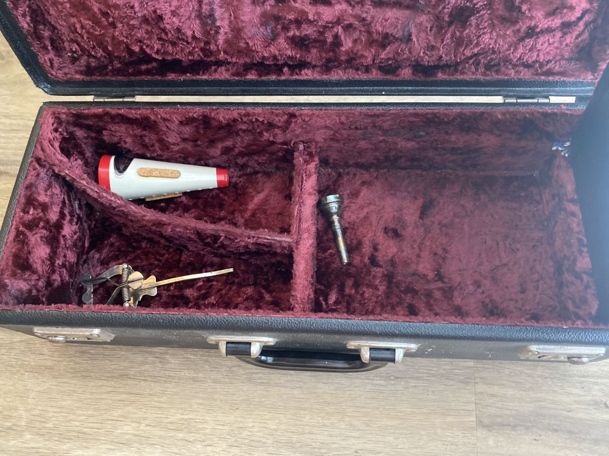 Strumenti musicali: Trompete von Hüttl mit Koffer – Usato da Grosswangen venduto da Yafuda 4