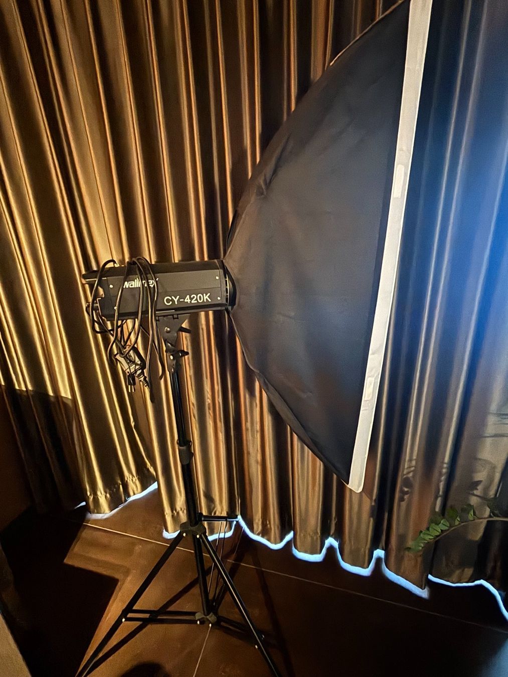 Walimex Flash: Studioblitz CY-420K mit Stativ und Striplight – Usato da Zürich venduto da indianer13