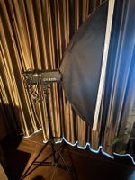 Studioblitz CY-420K mit Stativ und Striplight