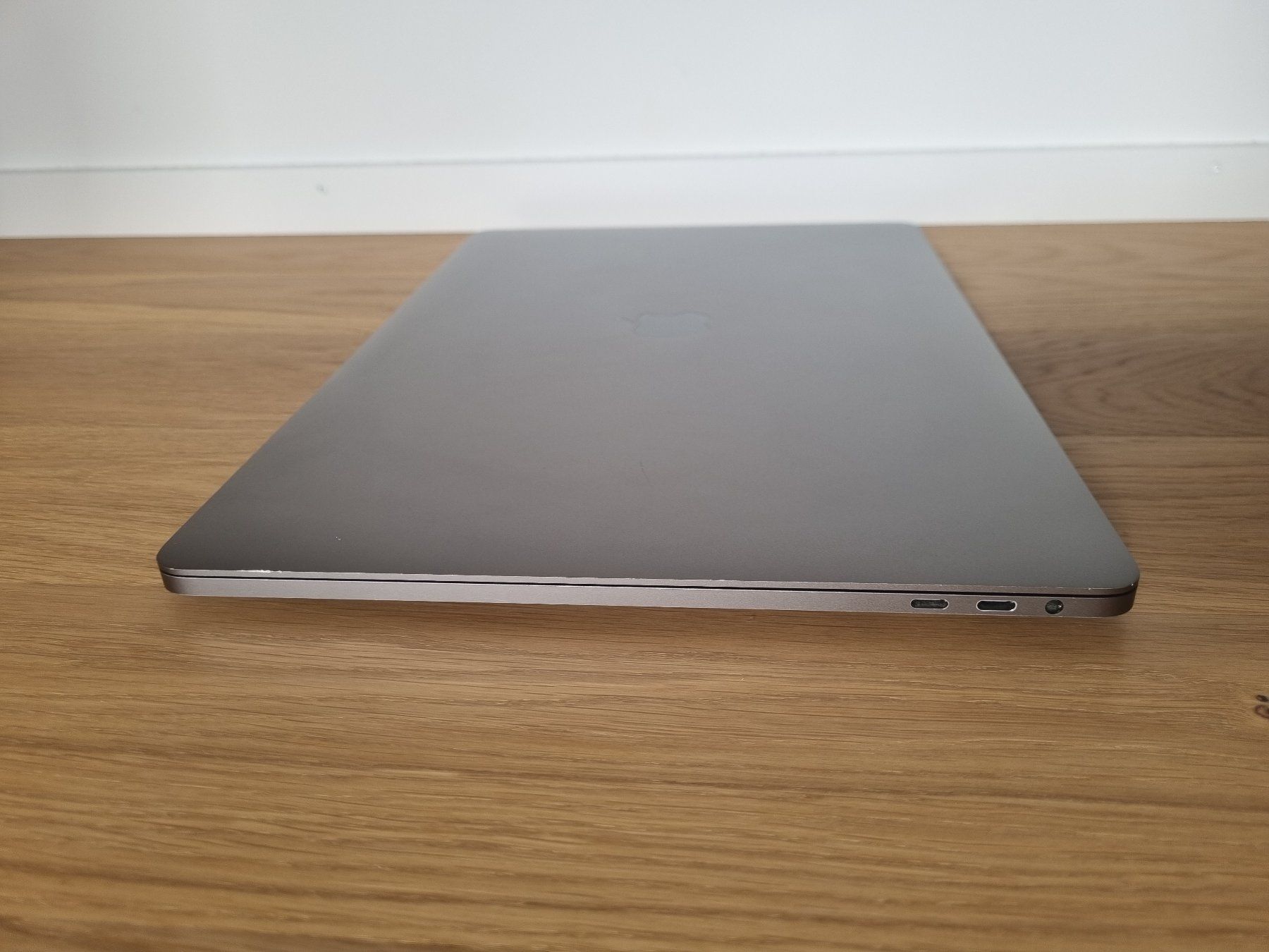 Apple Notebook: Apple MacBook Pro 2018 (15", Space Gray) – Usato da Wetzikon ZH venduto da Personalkarte 4