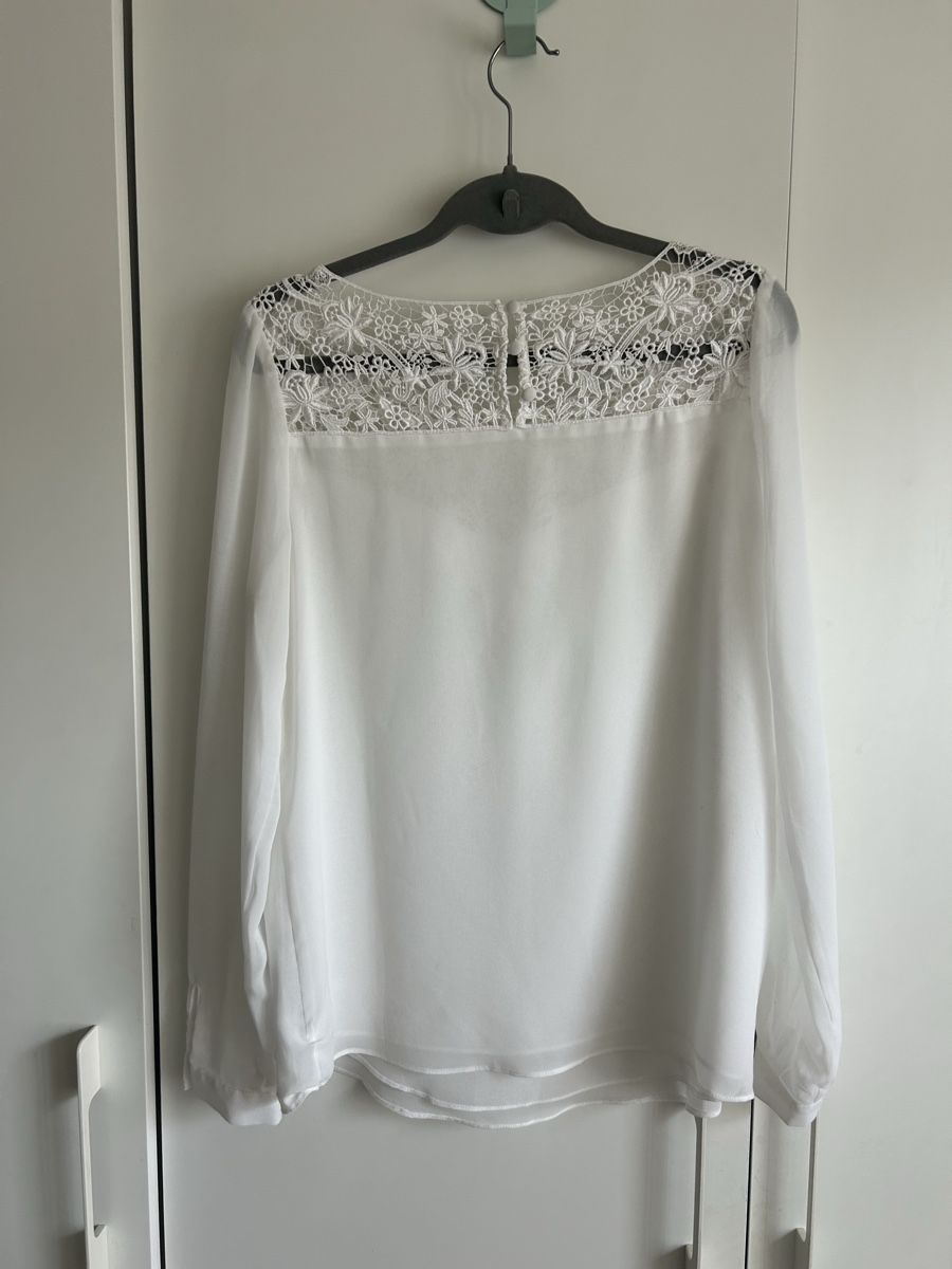 Camicette: Bluse weiss mit Spitze guter Zustand – Usato da Riehen venduto da S______ 2