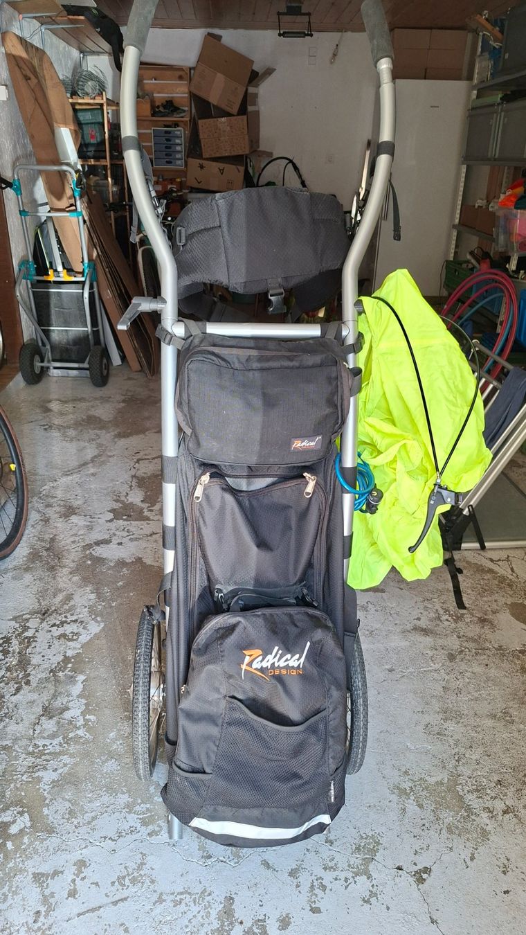Rucksäcke: Chariot de marche Radical design – Gebraucht aus Savièse von byd_7lwq