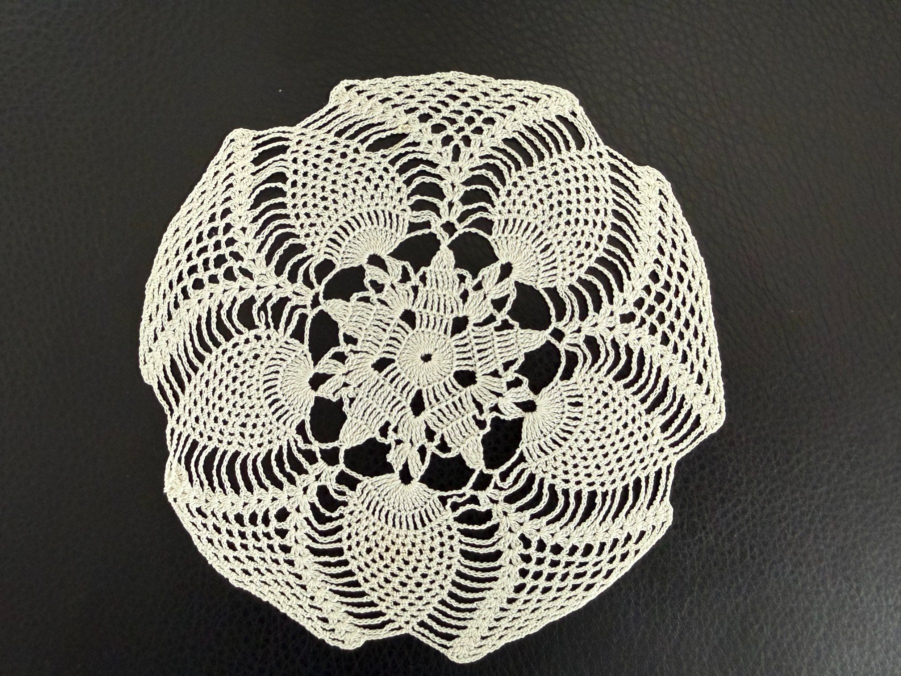 Untersetzer: filigranes  Spitzendeckchen  Untersetzer  gehäkelt – Gebraucht aus Subingen von ArtBead 1